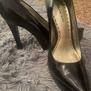 Gianni Bini Black Leather Pump